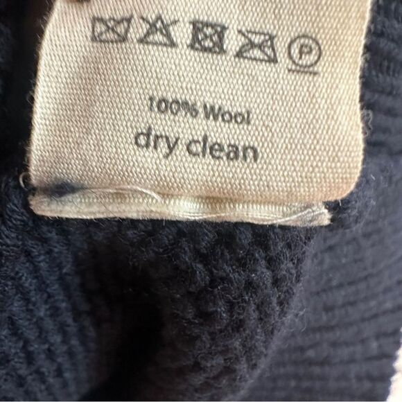 Three Graces London X Jud | M | Peggy Back-buttoned Wool Cardigan - Navy - Picture 8 of 8